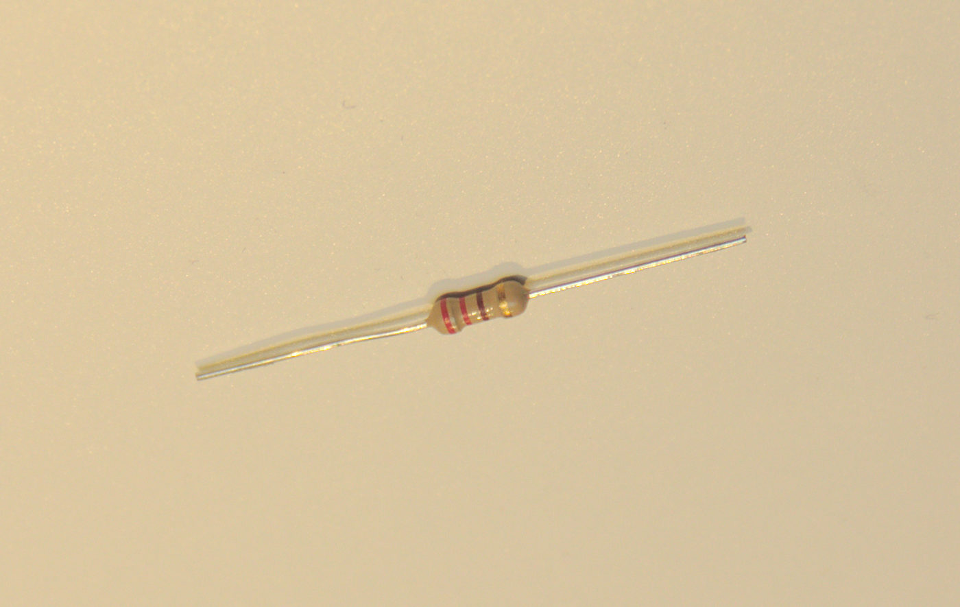 Resistorn som användes i labben. Guldbandet betyder 5% felmarginal.